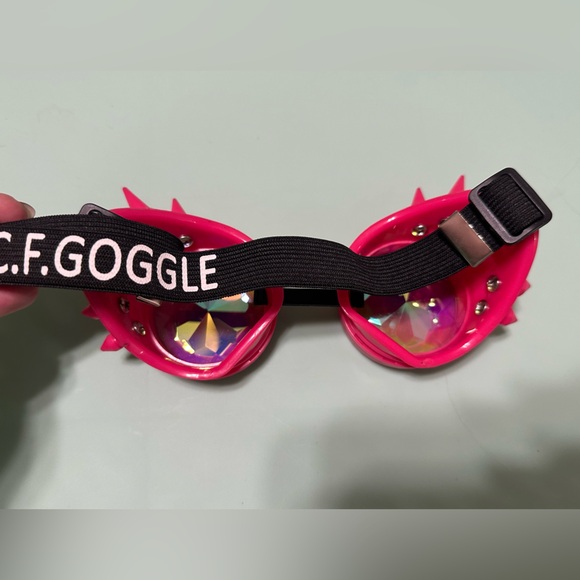 Pink Kaleidoscope Goggles with Spikes - Picture 3 of 3